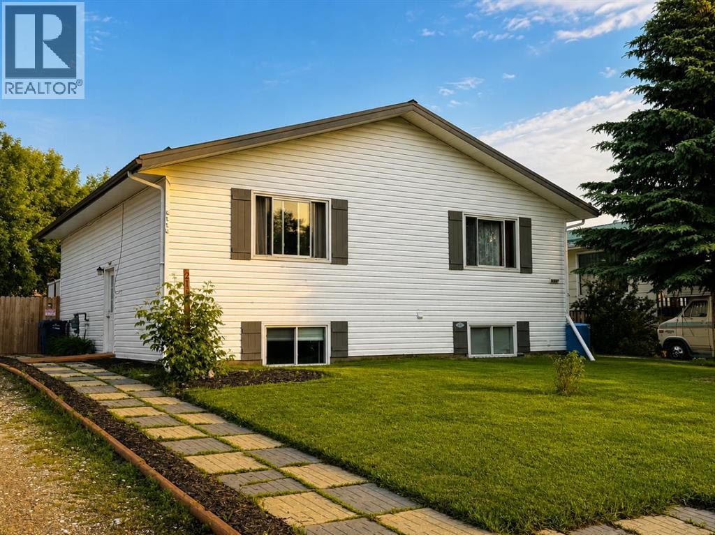 2119 23 Ave Close
